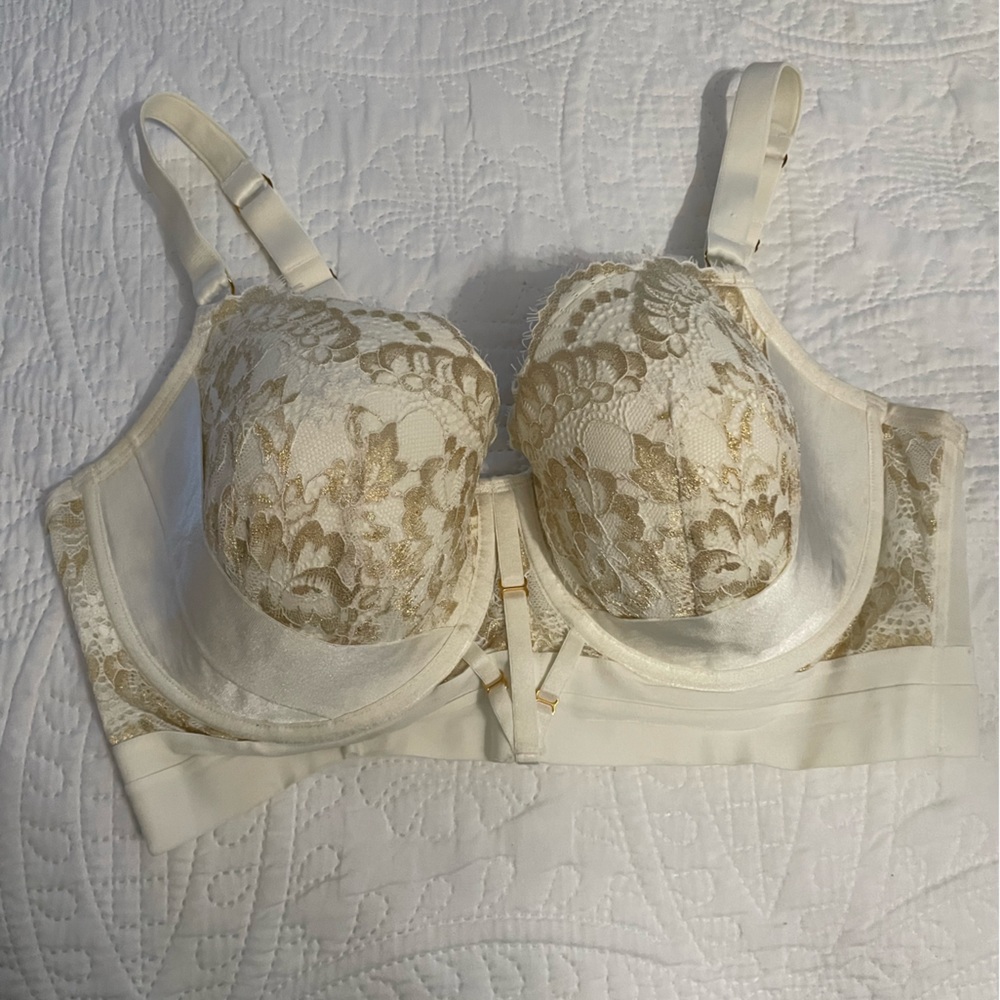 Beautiful cream & gold bra.